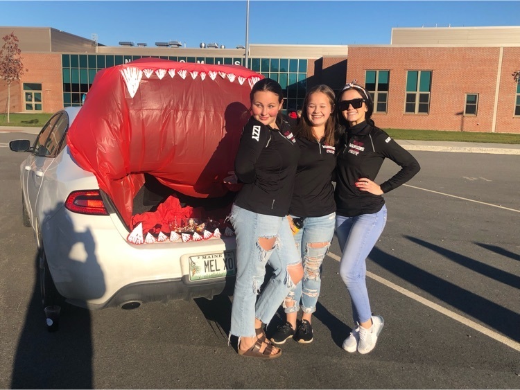 The cheerleaders Trunk or Treat!